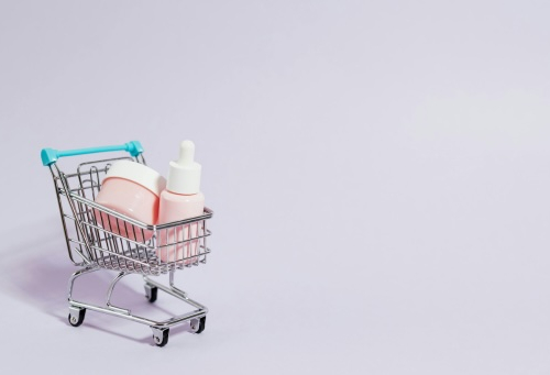 Skin-fasting: když si pokožka dá pauzu od kosmetiky. Je to přínosné, nebo spíš risk?